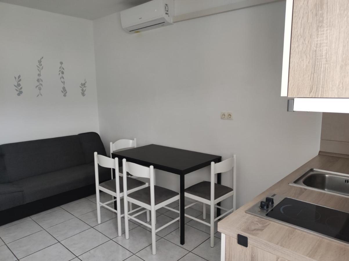 Apartments Kampor Damira Rab Town Extérieur photo