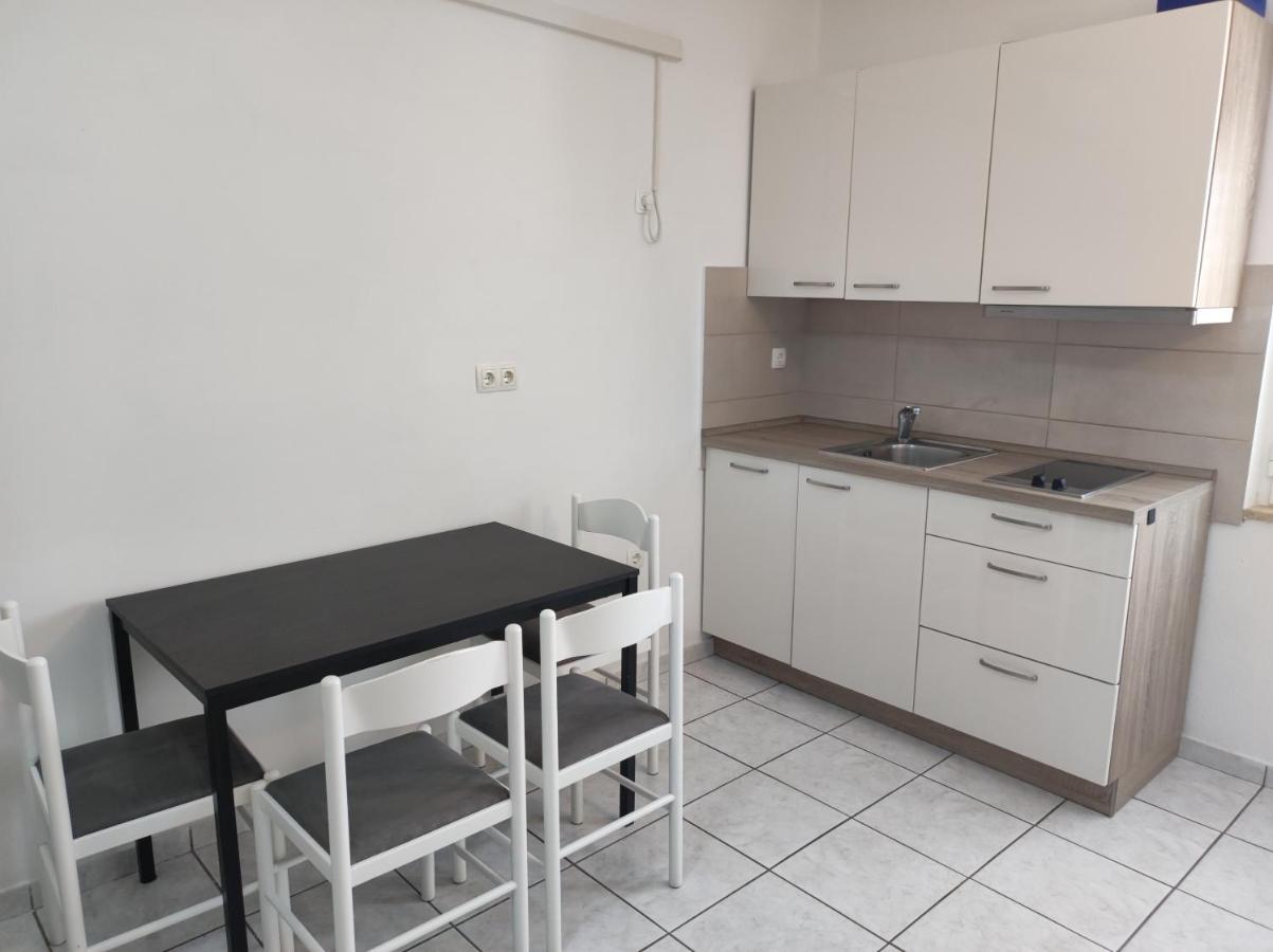 Apartments Kampor Damira Rab Town Extérieur photo