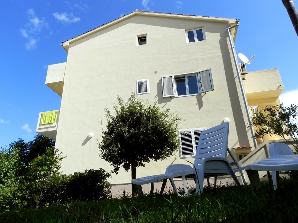 Apartments Kampor Damira Rab Town Extérieur photo